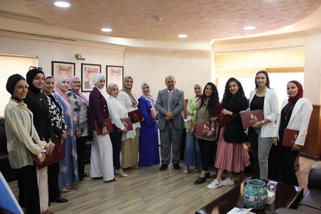 هيئة الإعلام تخرّج الفوج 12 لدورة