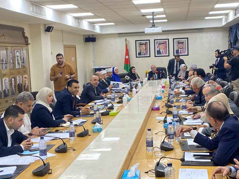 اللجنة النيابية المشتركة تنهي نقاشاتها بمشروع