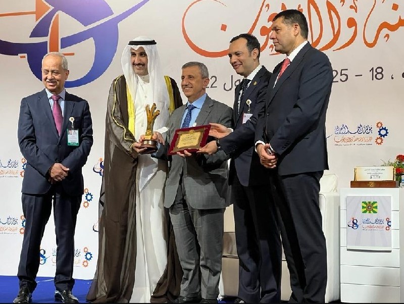 منظمة العمل العربية تكرم العين عيسى