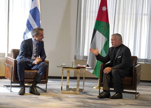 الملك يبحث مع رئيس الوزراء اليوناني