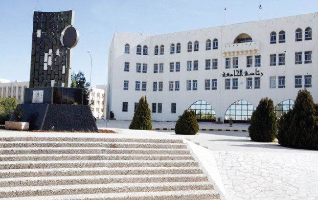 استقواء وتنفير.. طلاب الدراسات العليا في