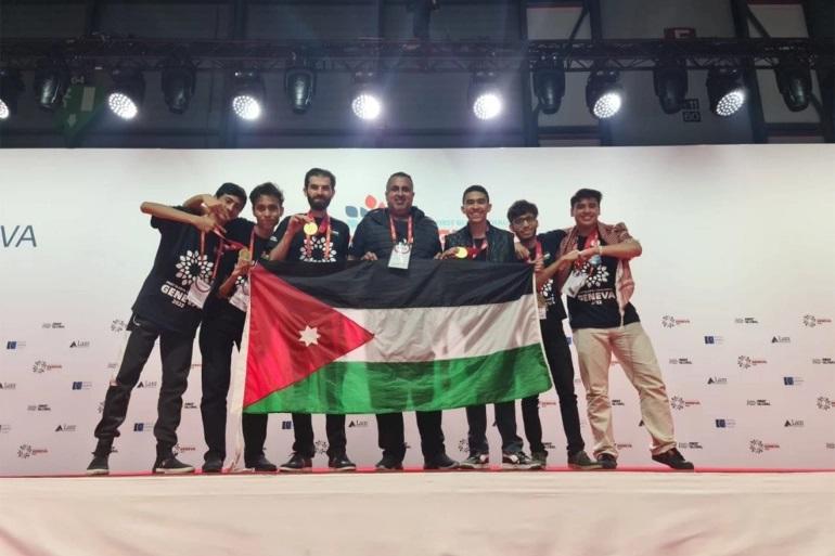 فريق أردني يفوز بمسابقة عالمية للروبوت