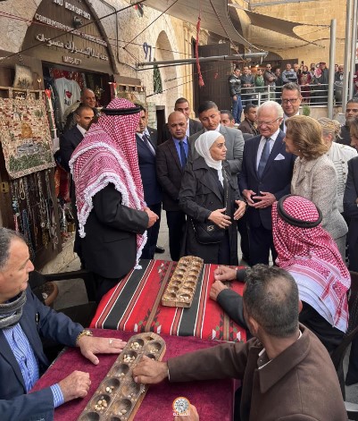 السويد تشكر السلط (صور)