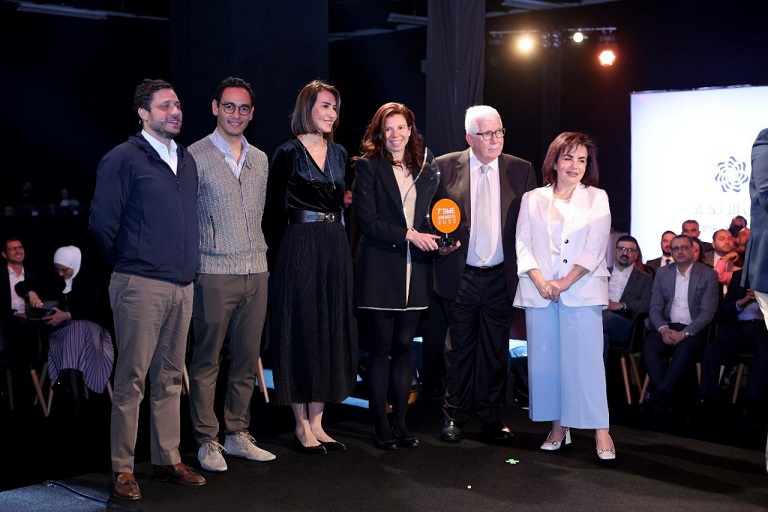 الاتحاد يتوّج شركة كن الفائزة بجائزة