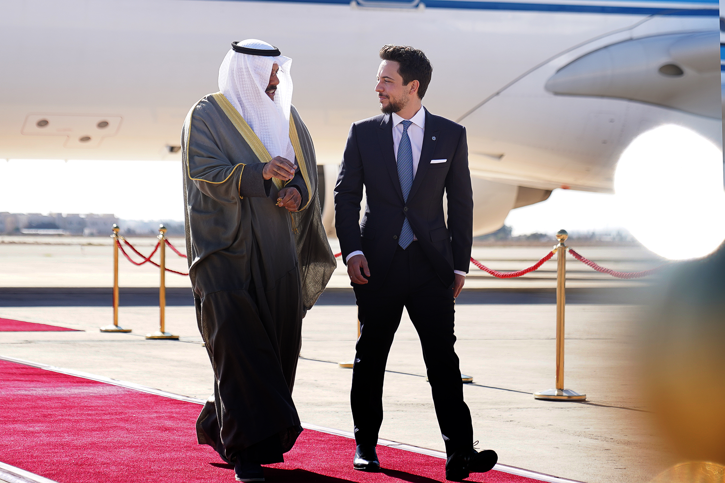 ولي العهد يستقبل رئيس مجلس الوزراء