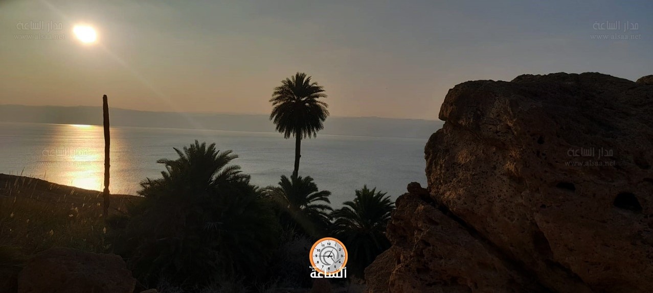 عدسة مدار الساعة تلتقط سحر وجمال