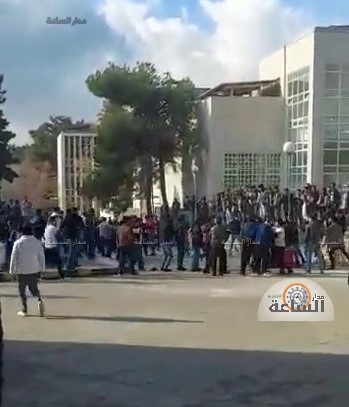 مشاجرة جماعية في الجامعة الاردنية (فيديو)