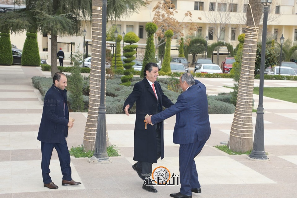 الوزراء والنواب في لقطات قبل خطاب