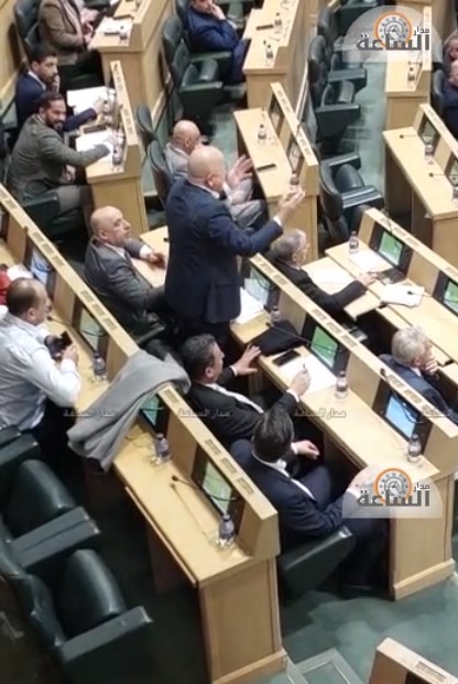 العوايشة لوزير العدل: انت نايم.. أنت