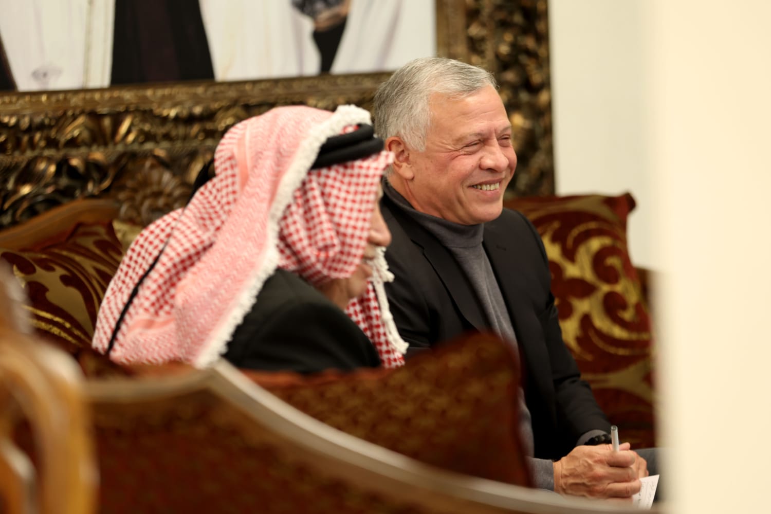 الملك يلتقي عددا من أبناء الفحيص