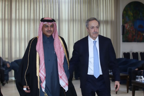 السفير آل ثاني يعزي الكباريتي (صور)