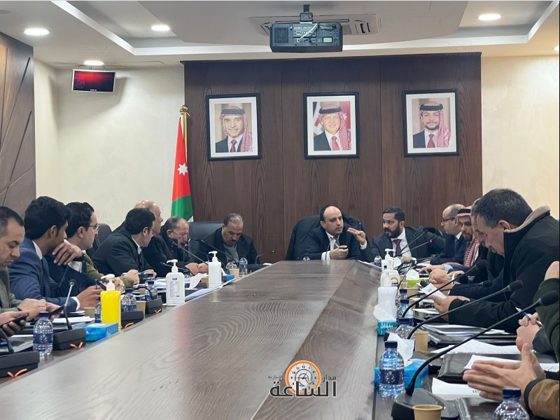 نواب للناصر: انت لا تستحق منصبك