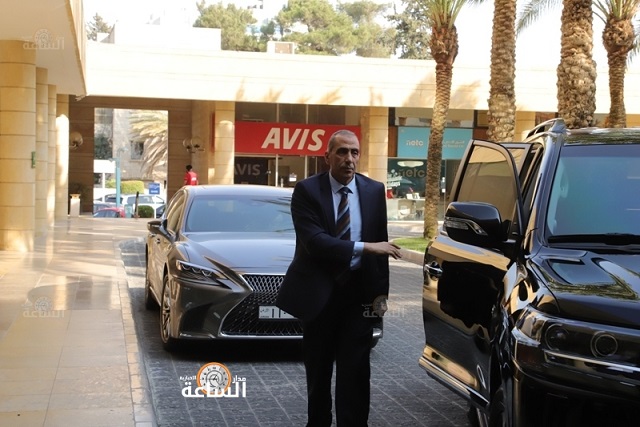 الباشا فاضل الحمود ينبه أصدقاءه من