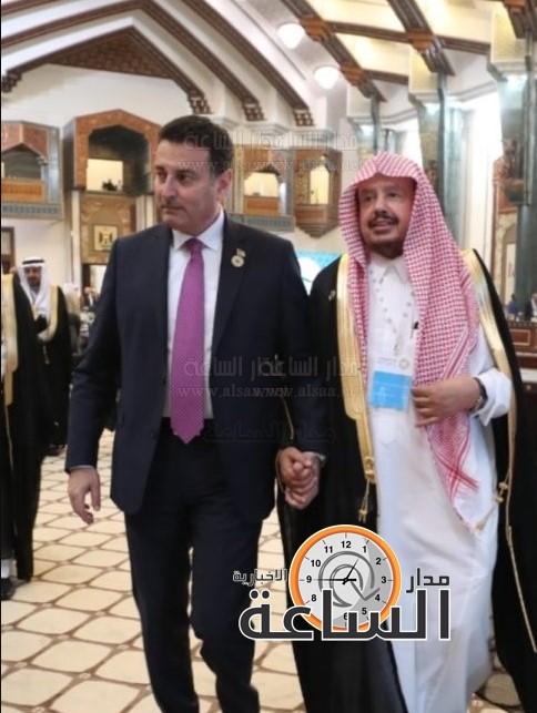 احمد الصفدي يدا بيد مع رئيس