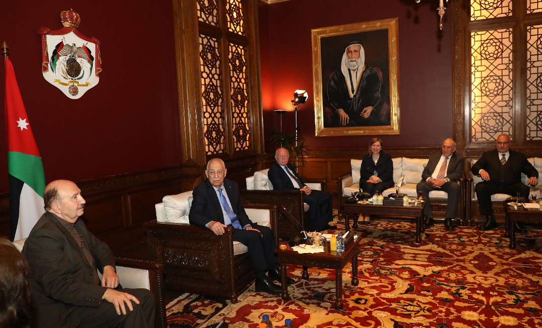 رئيس الديوان الملكي يلتقي رئيس وأعضاء