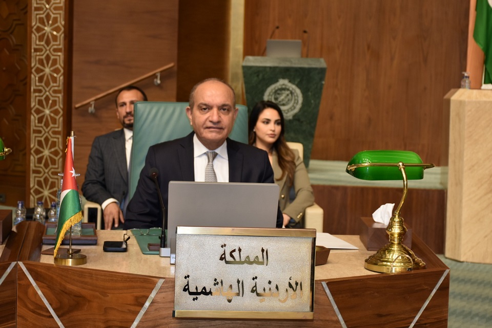 العضايلة يترأس الوفد الأردني في اجتماعات