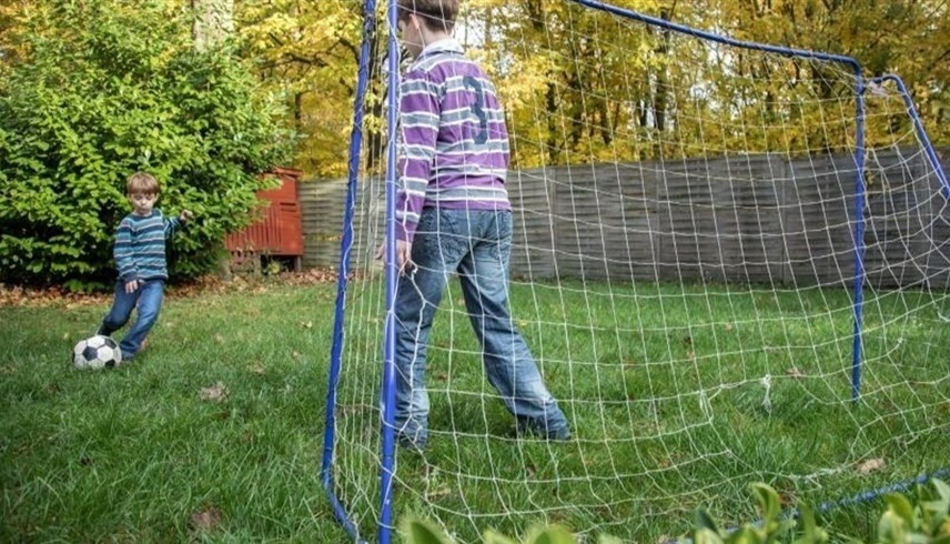 الجلوس طويلا يهدد صحة الطفل