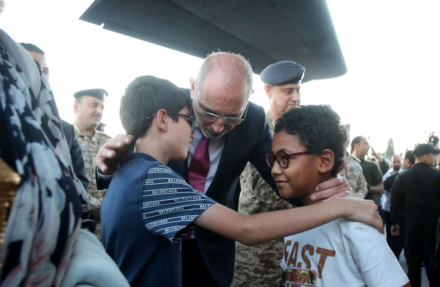 الصفدي: إجلاء الأردنيين من السودان كانت