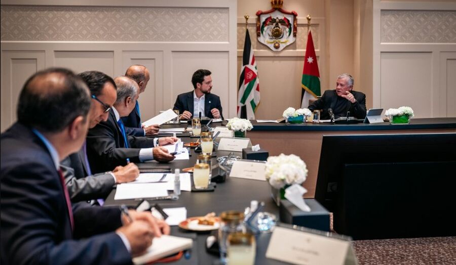 الملك يطلع على خطة تطوير التوجيهي..