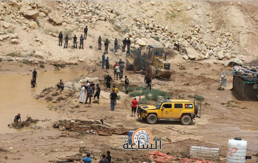 بالصور.. عمليات البحث مستمرة عن طفل