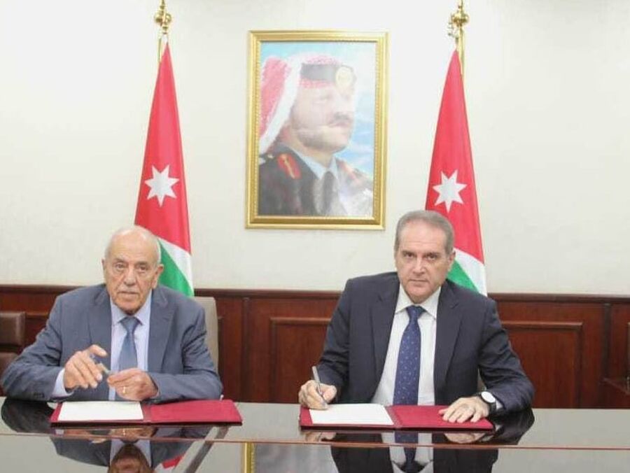 اتفاقية لتشغيل 500 طبيب للمشاركة في