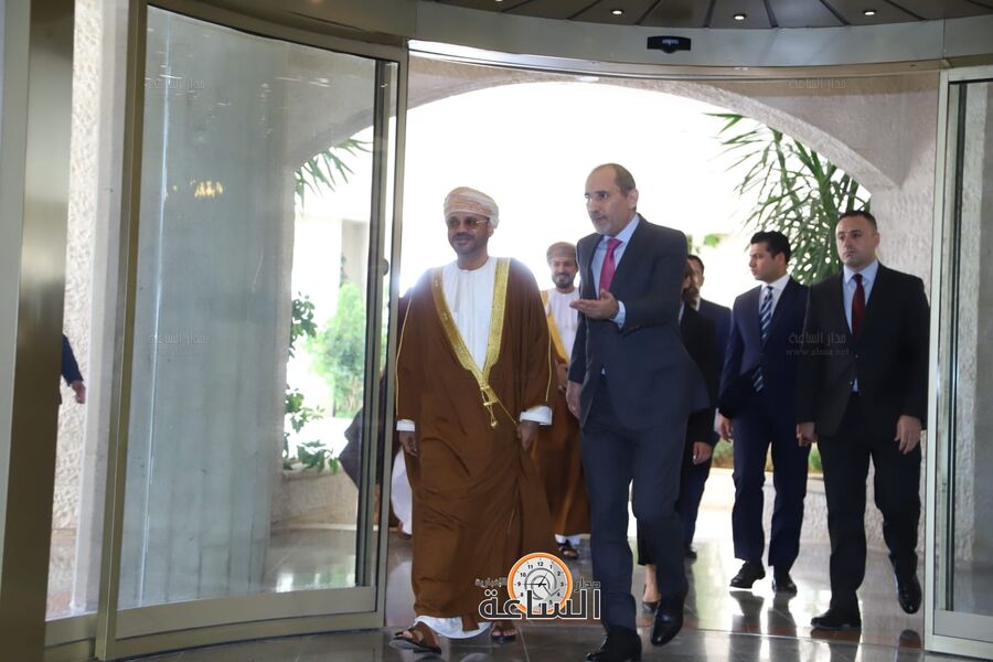 الصفدي يلتقي البوسعيدي.. توقيع 5 مذكرات