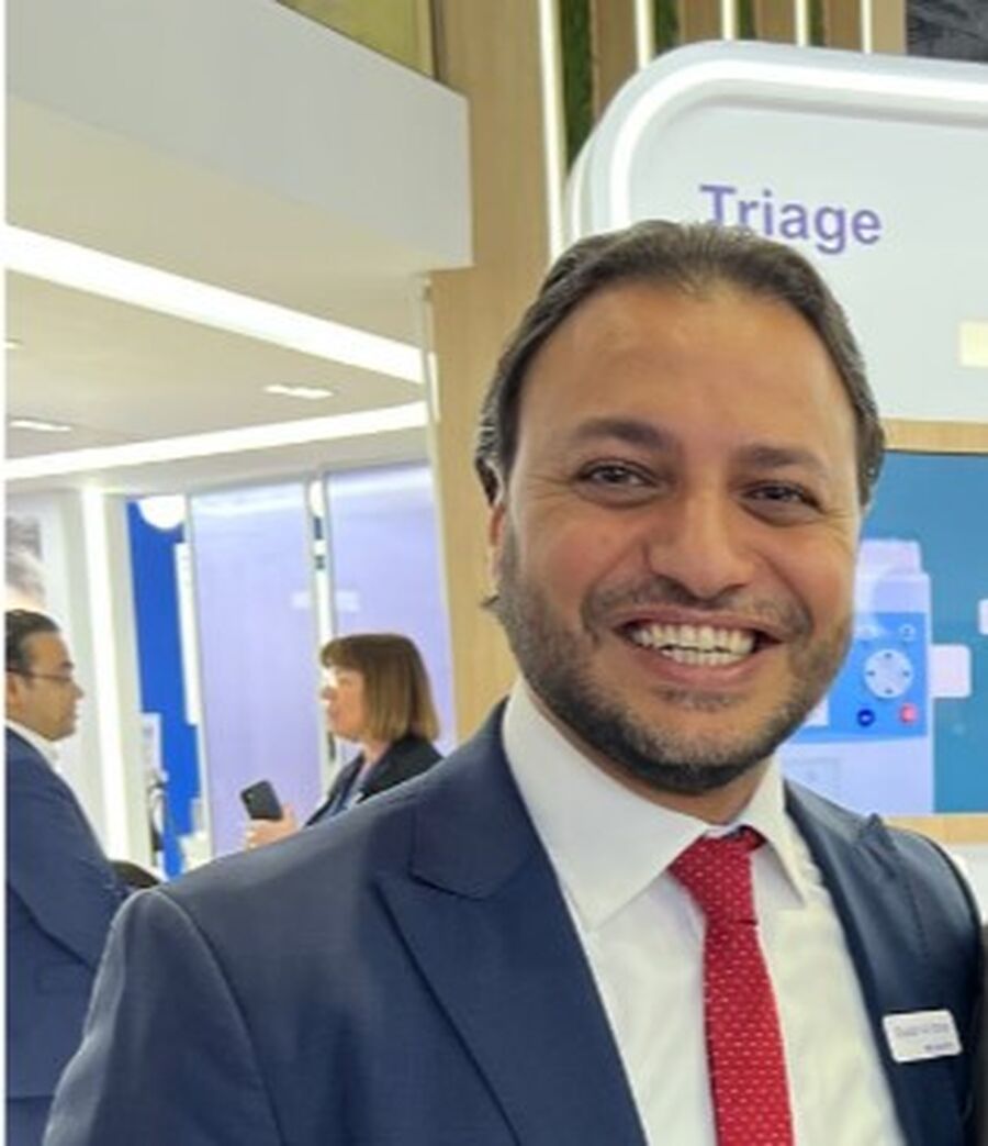 عبادة يوسف العمري.. ميلاد سعيد