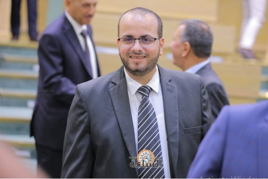 النائب الرياطي يعود للقبة (صور)