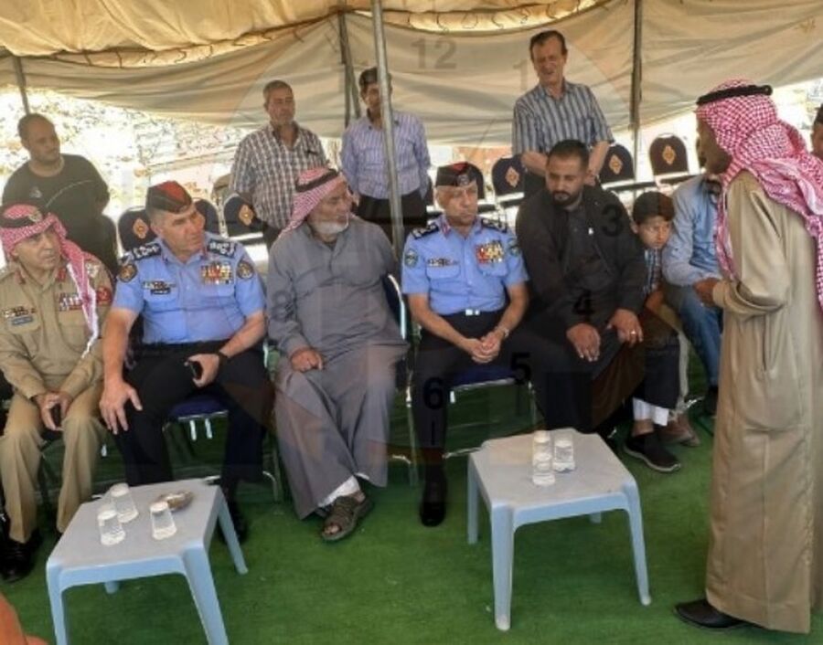 مدير الامن المعايطة في بيت عزاء