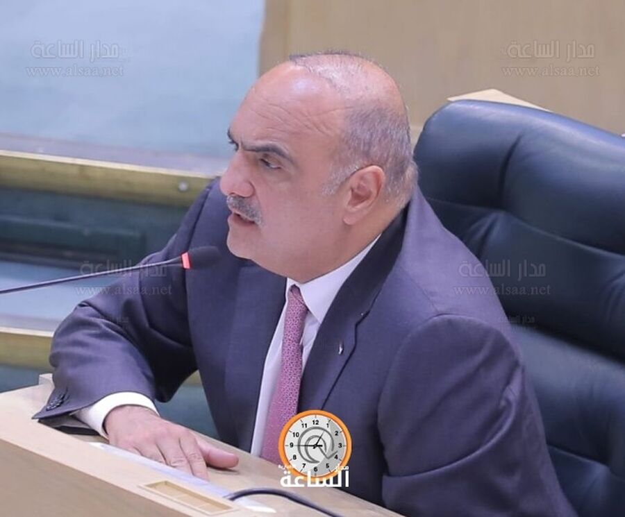 الخصاونة: قانون الجرائم الإلكترونية لا ينتقص