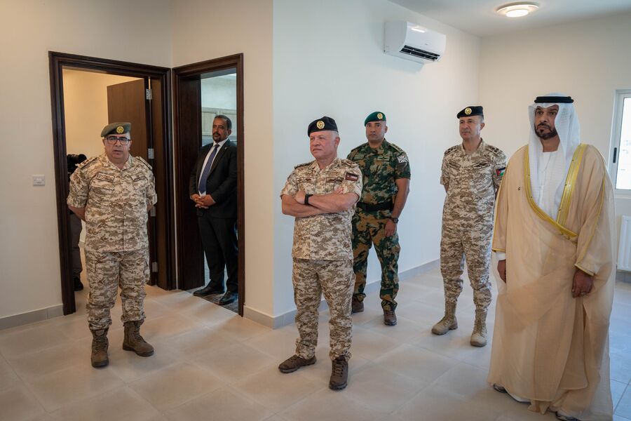 الملك يفتتح مدينة الشيخ خليفة بن