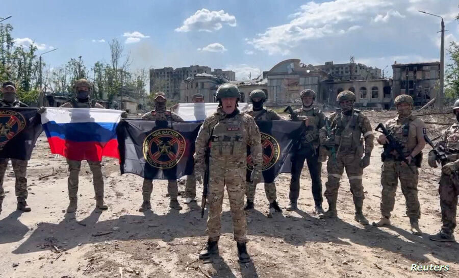 تحطم طائرة روسية على متنها مؤسس