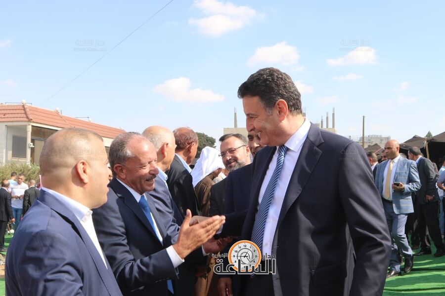 مئات النواب والشخصيات في ضيافة النائب