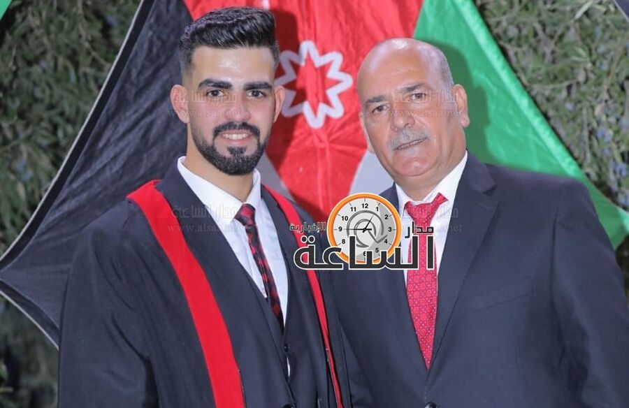 محمد خليف الخوالدة يحتفل بتخرج فخر