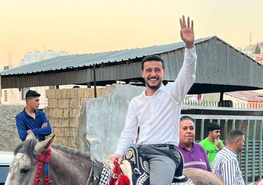 محمود الفيومي يدخل القفص الذهبي