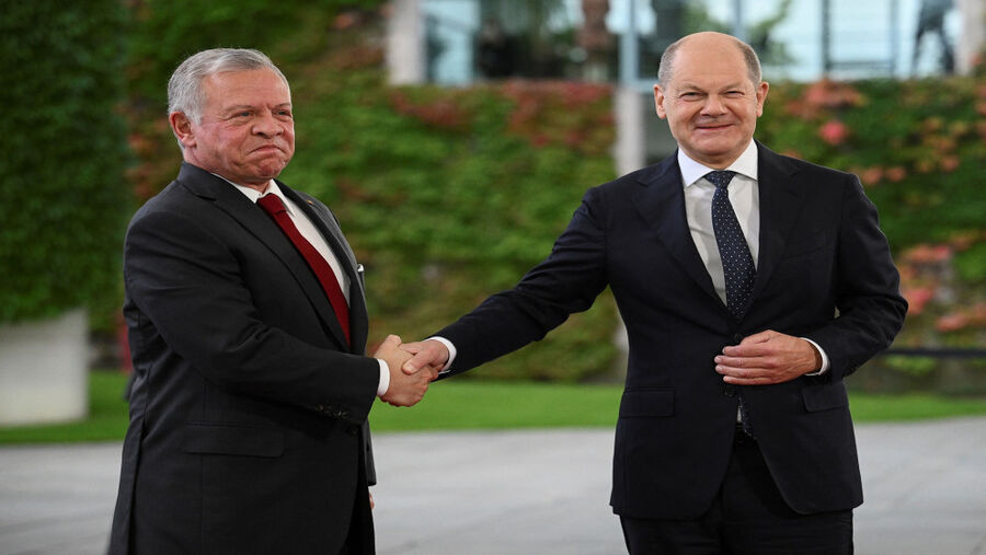 الملك يلتقي المستشار الألماني أولاف شولتس