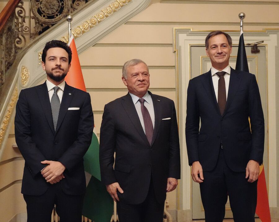 الملك يلتقي رئيس وزراء بلجيكا ويحذر