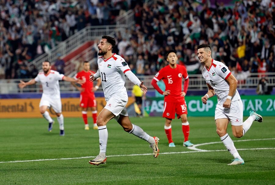 منتخب فلسطين يكتب التاريخ ويعبر إلى