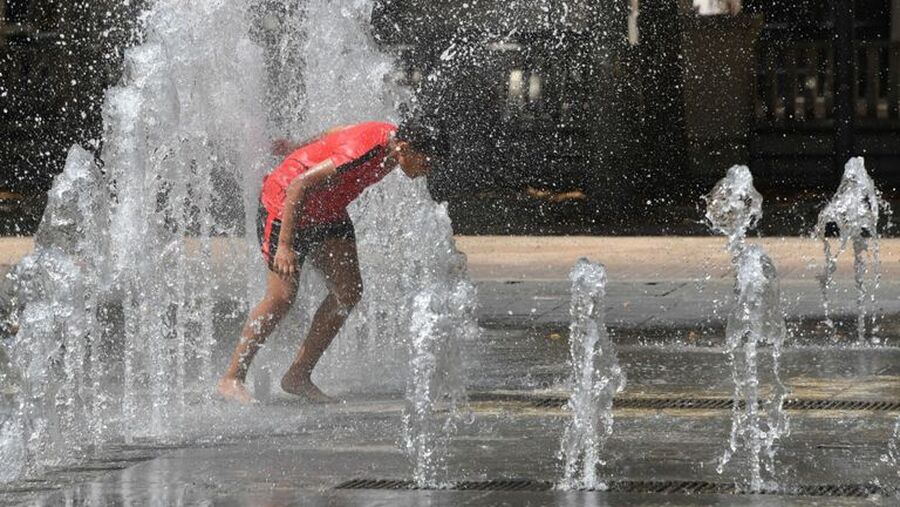 اسبانيا.. الحرارة تصل إلى 30 في