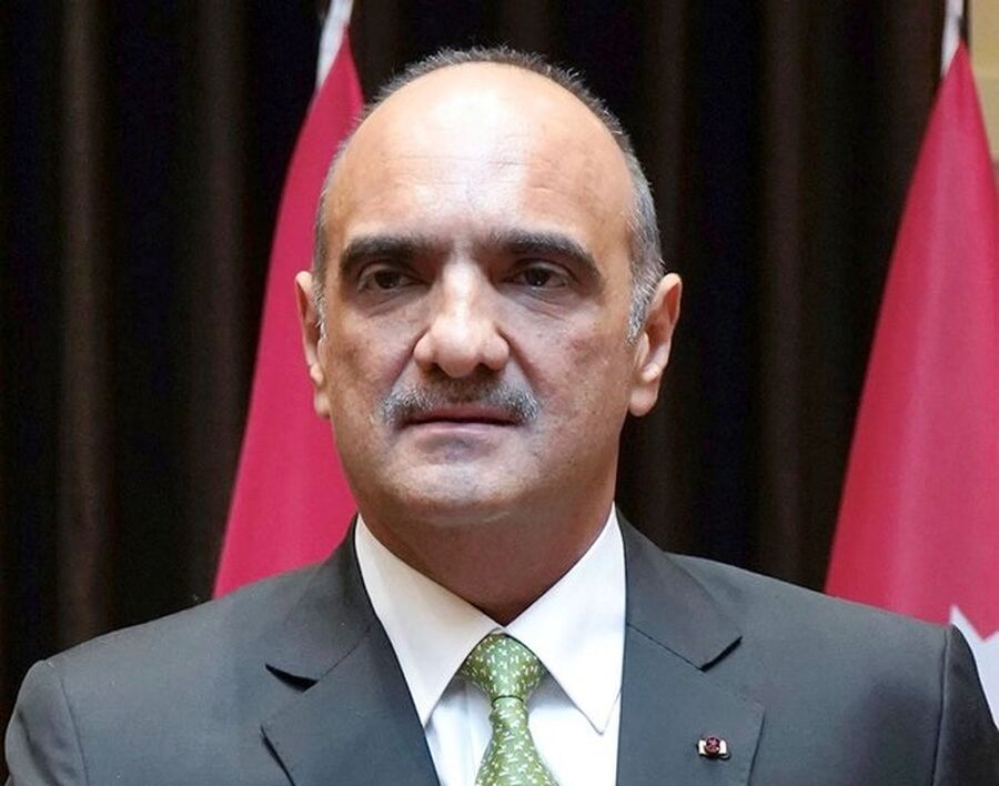 بشر الخصاونة يشارك في تشييع جثمان