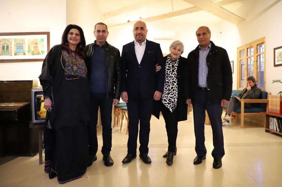 قعوار يفتتح للسالم ابواب من الأردن