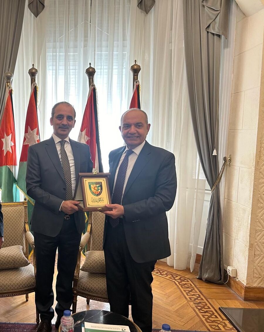 البلقاء التطبيقية تشارك في المعرض العالمي