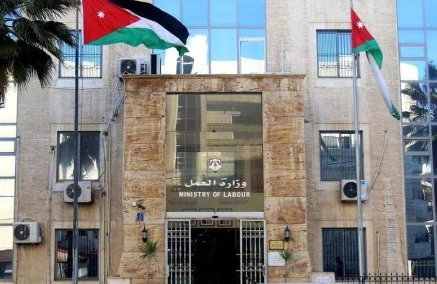 الأردن.. مطالب بتخفيض ساعات عمل القطاع
