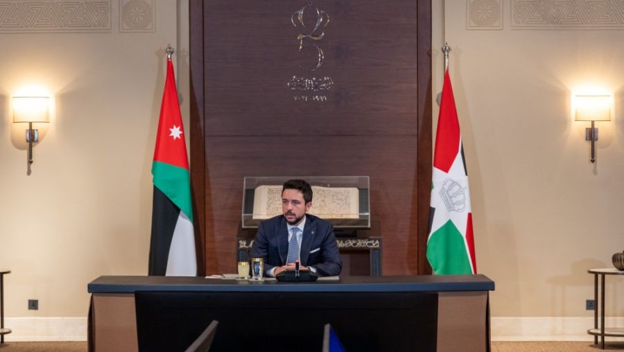 نائب الملك يطلع على تقدم سير