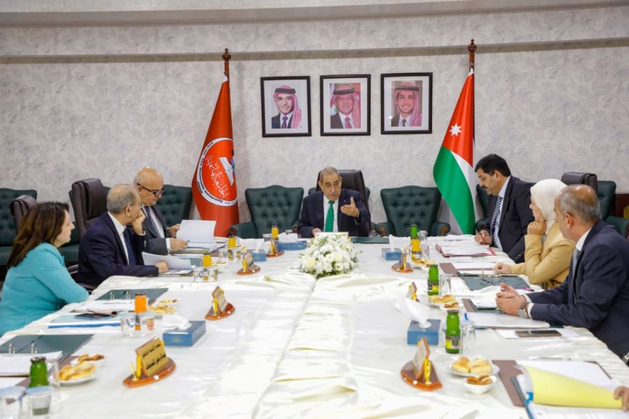 عليمات وعبيدات وجرادات وحداد وحمايدة والشديفات