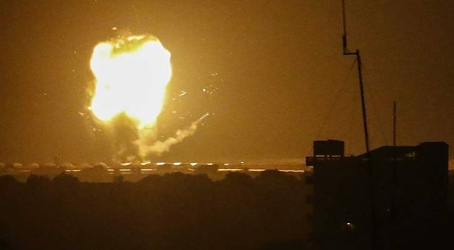 دوي انفجارات كبيرة داخل سوريا بمحاذاة