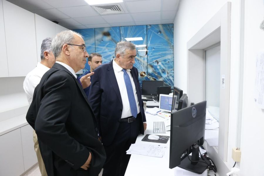 عبيدات يطمئنّ على صحّة الطّالبة الّتي