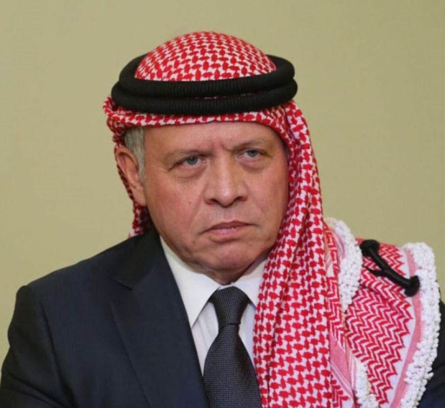 الملك يبعث برقية للرئيس عباس بمناسبة