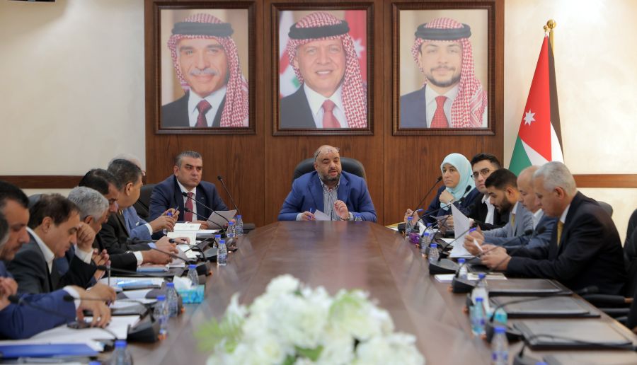 الصفدي يترأس اجتماع لجنة الرد على