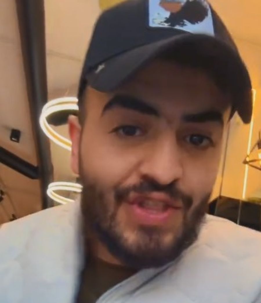 كوافير النجوم السوري قصي الزعبي من